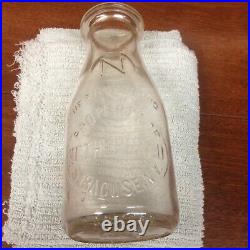 1920s VINTAGE EMBOSSED PINT Milk Bottle NETHERLANDS Dairy SYRACUSE NEW YORK