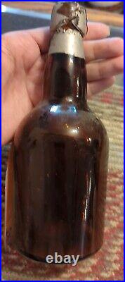 Antique Quandt Brewing Co. Troy NY Vigor Brand Malt Extract Brown Bottle RARE