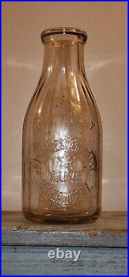 Early QT Eastchester Farm Dairy M Levin Tuckahoe NY New York Milk Bottle