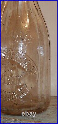 Early QT Eastchester Farm Dairy M Levin Tuckahoe NY New York Milk Bottle