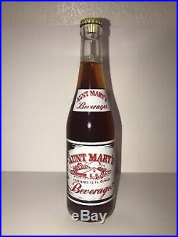 MINT Aunt Marys Beverages FULL Red/White 12 oz ACL Soda Bottle, New York, 1960