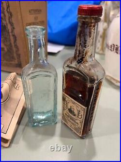 Perry Davis pain Killer bottle advertising lot box labeled medicine