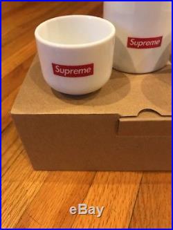 Supreme Sake Set NIB FW17 New York Box Logo Sake Bottle with 2 Cups