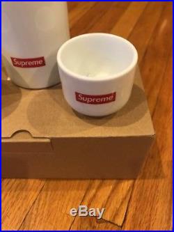 Supreme Sake Set NIB FW17 New York Box Logo Sake Bottle with 2 Cups