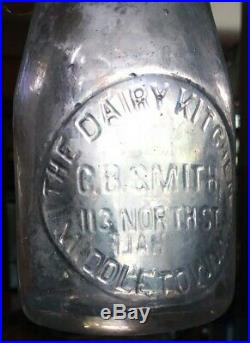 Ultra Rare The Dairy Kitchen, C. B. Smith 1/2 Pint Milk Bottle. Middletown Ny