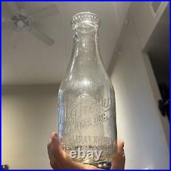 Vtg 1940s MOHAWK FARMS Staten Island NY Milk Bottle Embossed Indian Chief LOGO